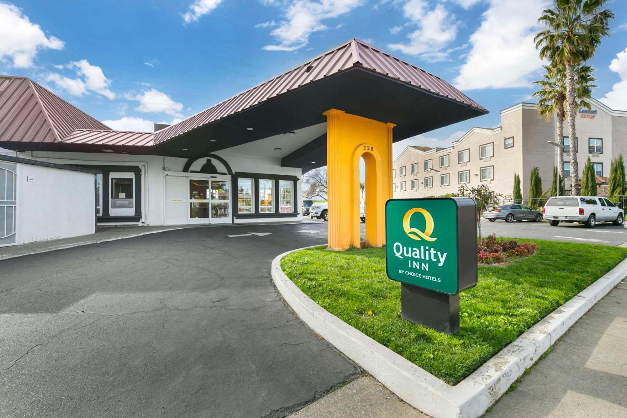Quality Inn & Suites Sacramento Buitenkant foto