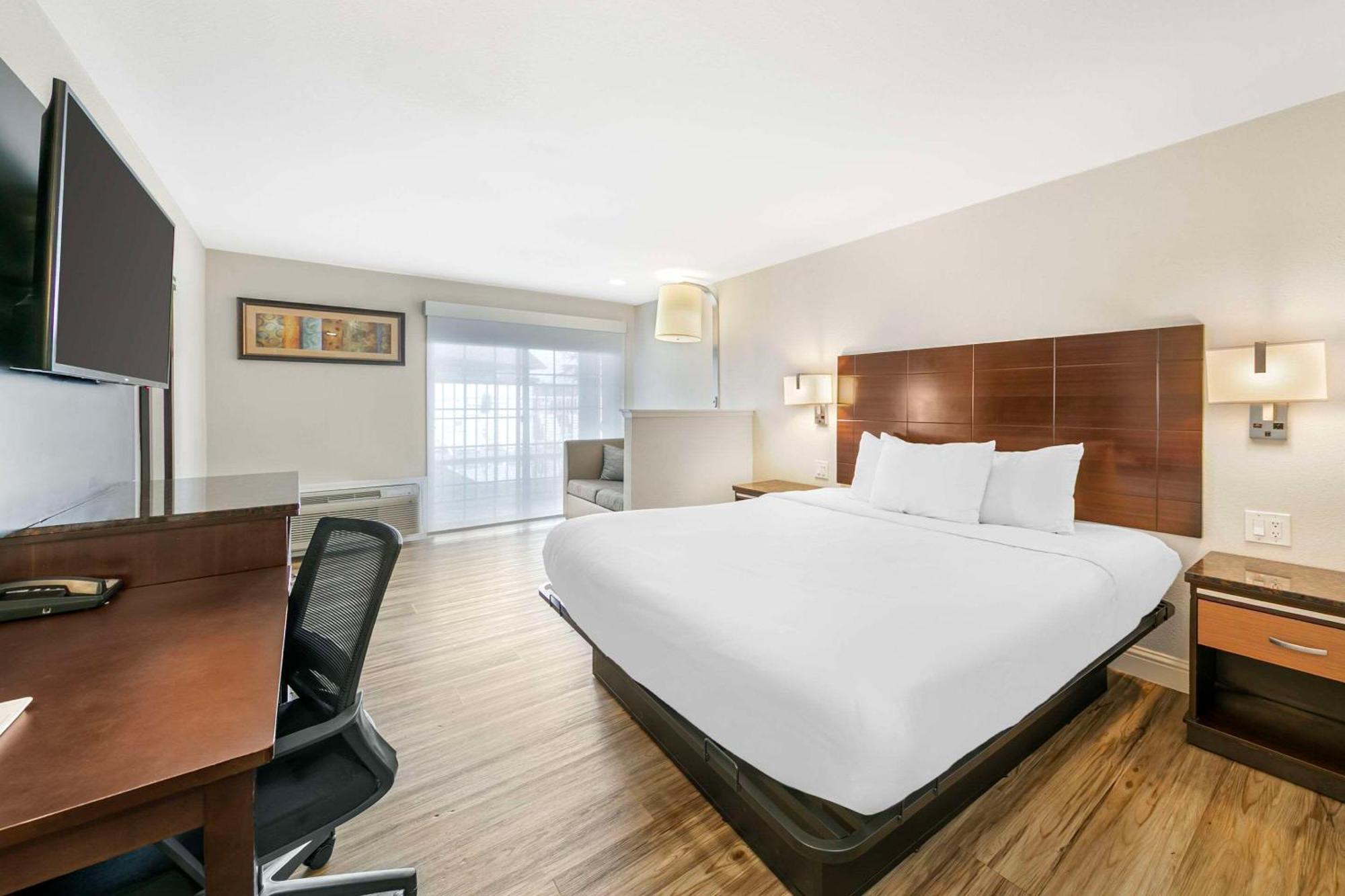Quality Inn & Suites Sacramento Buitenkant foto