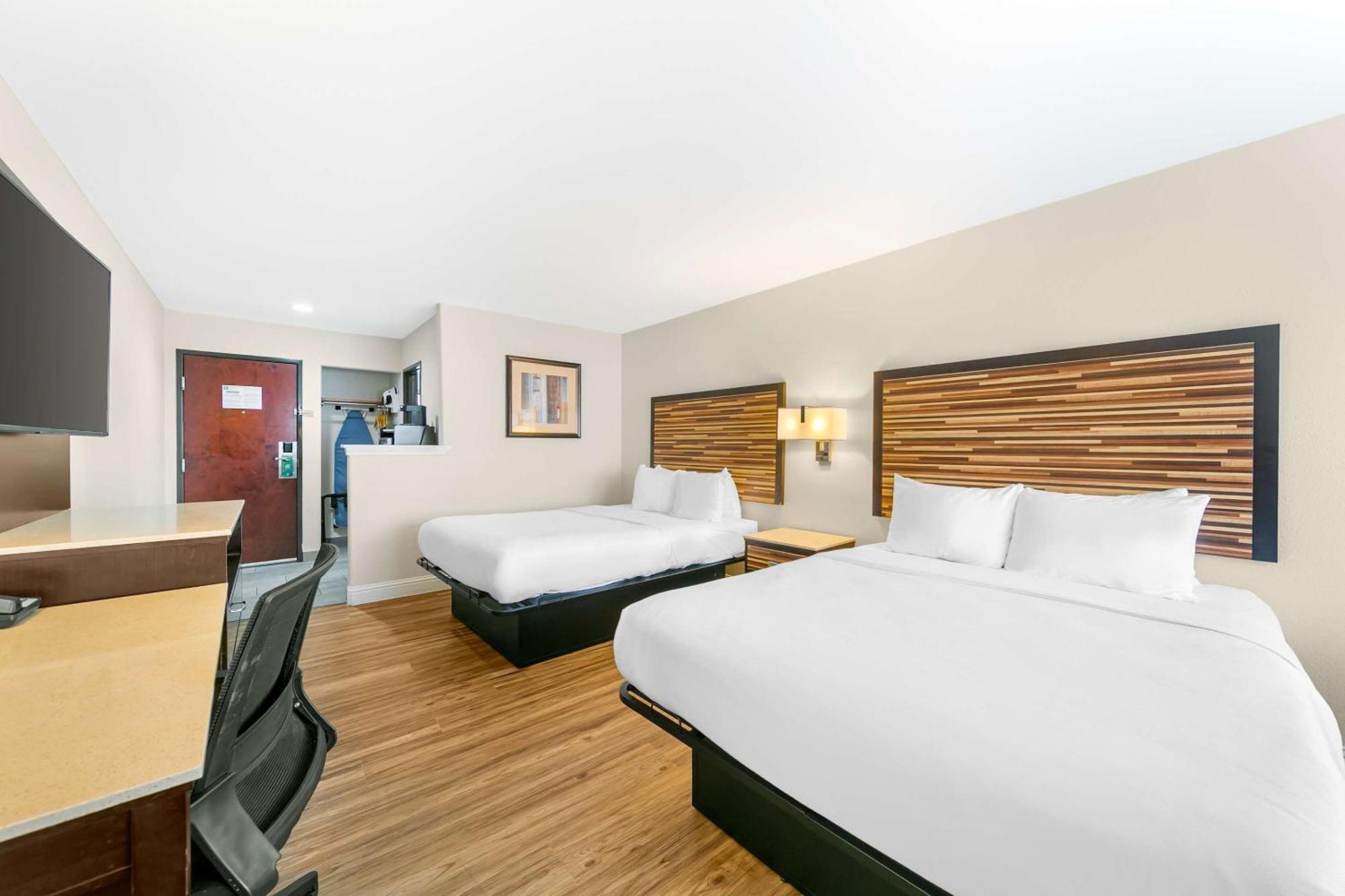 Quality Inn & Suites Sacramento Buitenkant foto