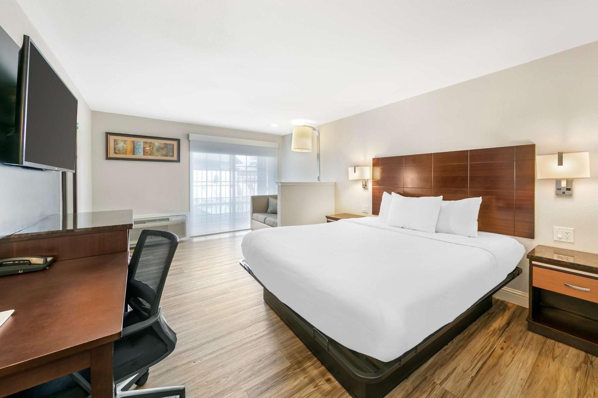 Quality Inn & Suites Sacramento Buitenkant foto