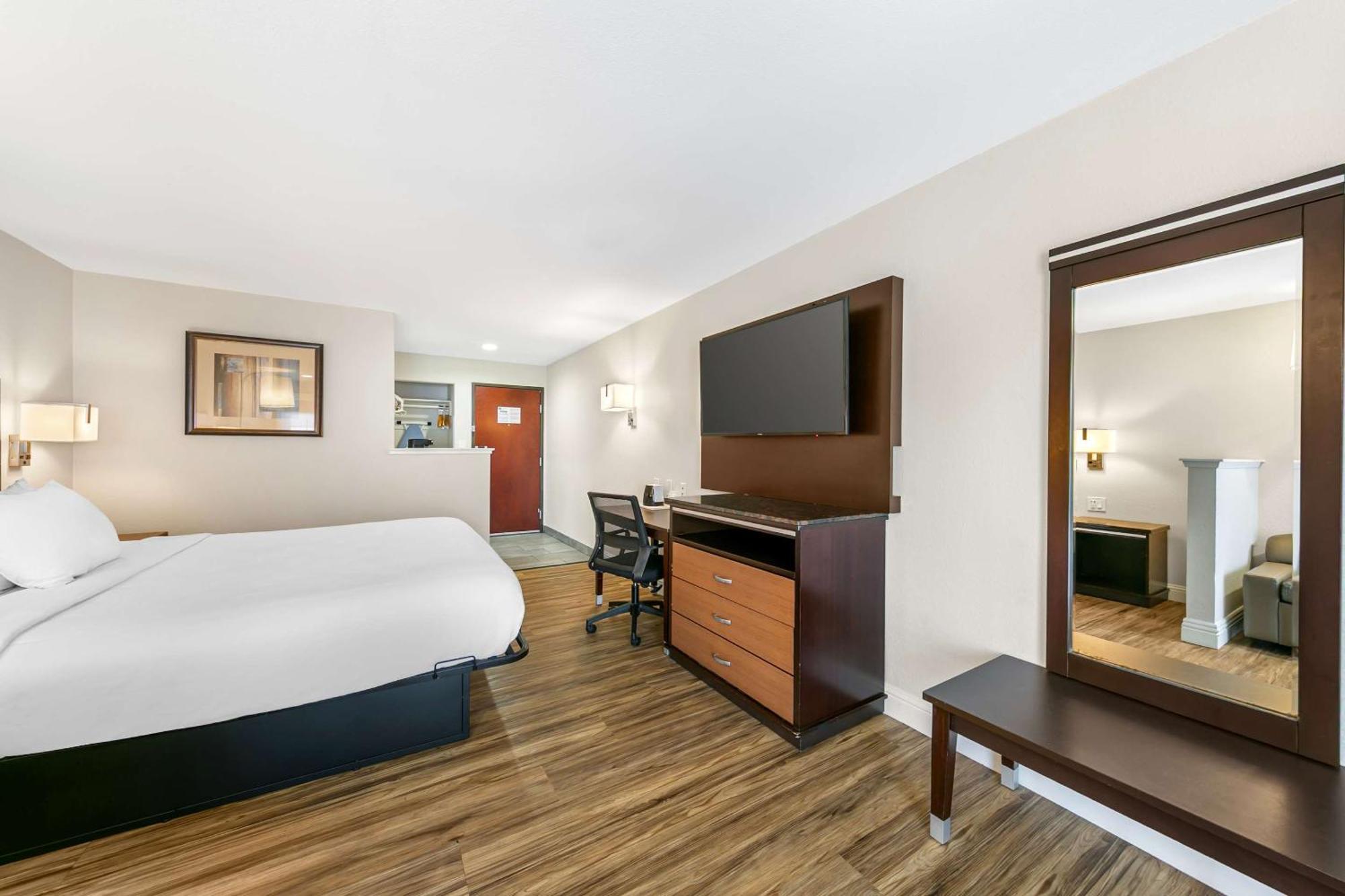 Quality Inn & Suites Sacramento Buitenkant foto